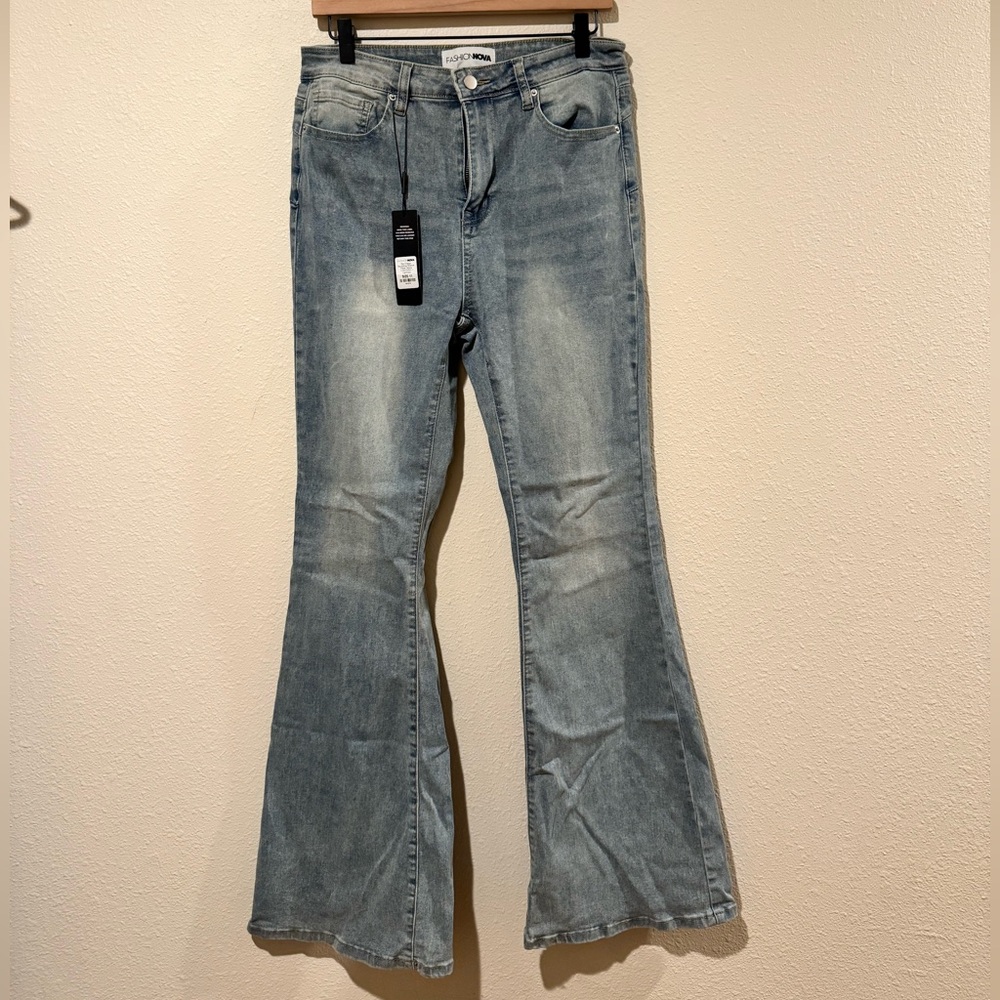 Fashion Nova Women's Blue Flared Jeans sz 11